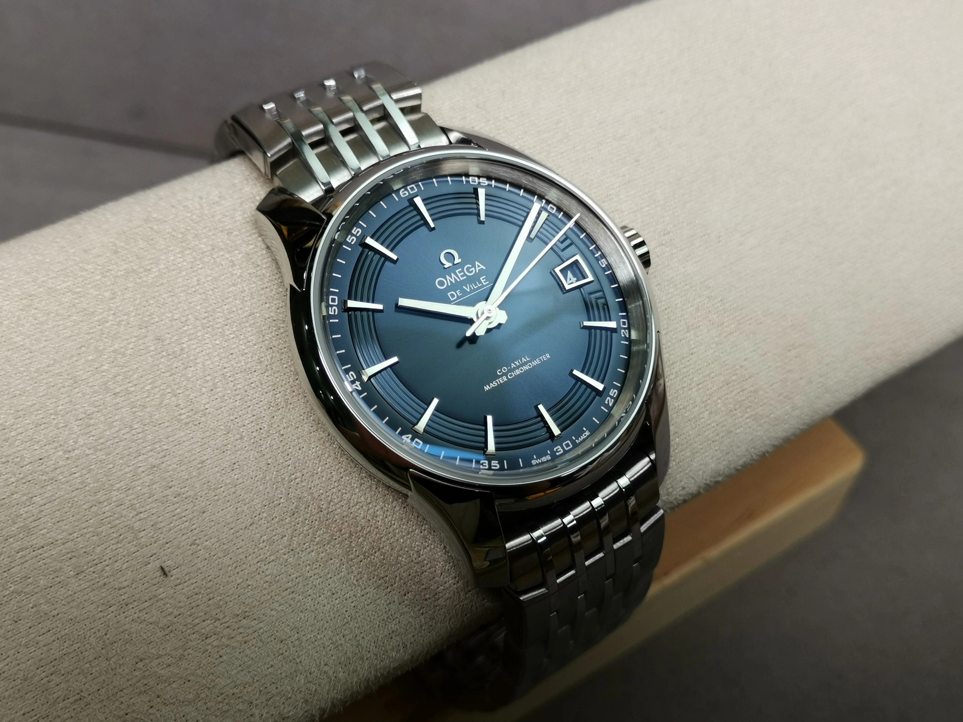 Refined CBD Factory Omega De Ville Hour Vision 41mm Blue Dial (431.33.41.21.03.001) 1:1 Super Clone – DD8500 Movement 336